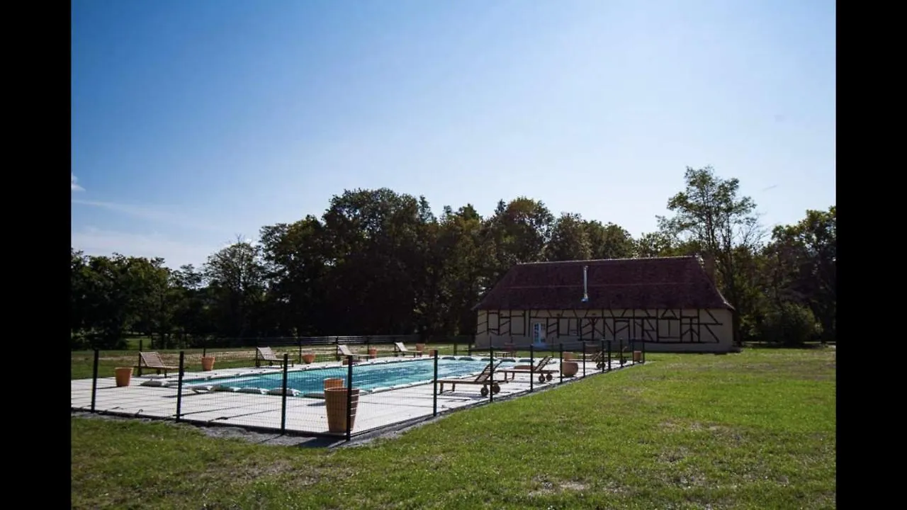 Splendide Château du XVIII -Piscine- Parc de Lamas Chezy Villa